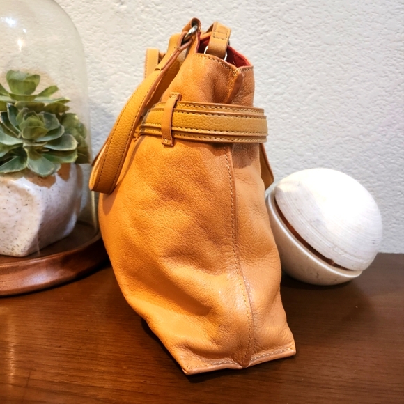 The Sak Tan Leather Shoulder Bag/Crossbody Bag - Picture 7 of 13